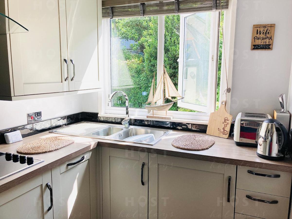 Looe With A View - Entire Apartment With Free Allocated Parking Bagian luar foto