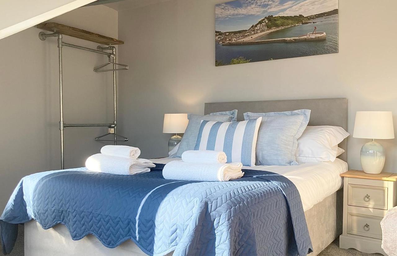 Looe With A View - Entire Apartment With Free Allocated Parking Bagian luar foto