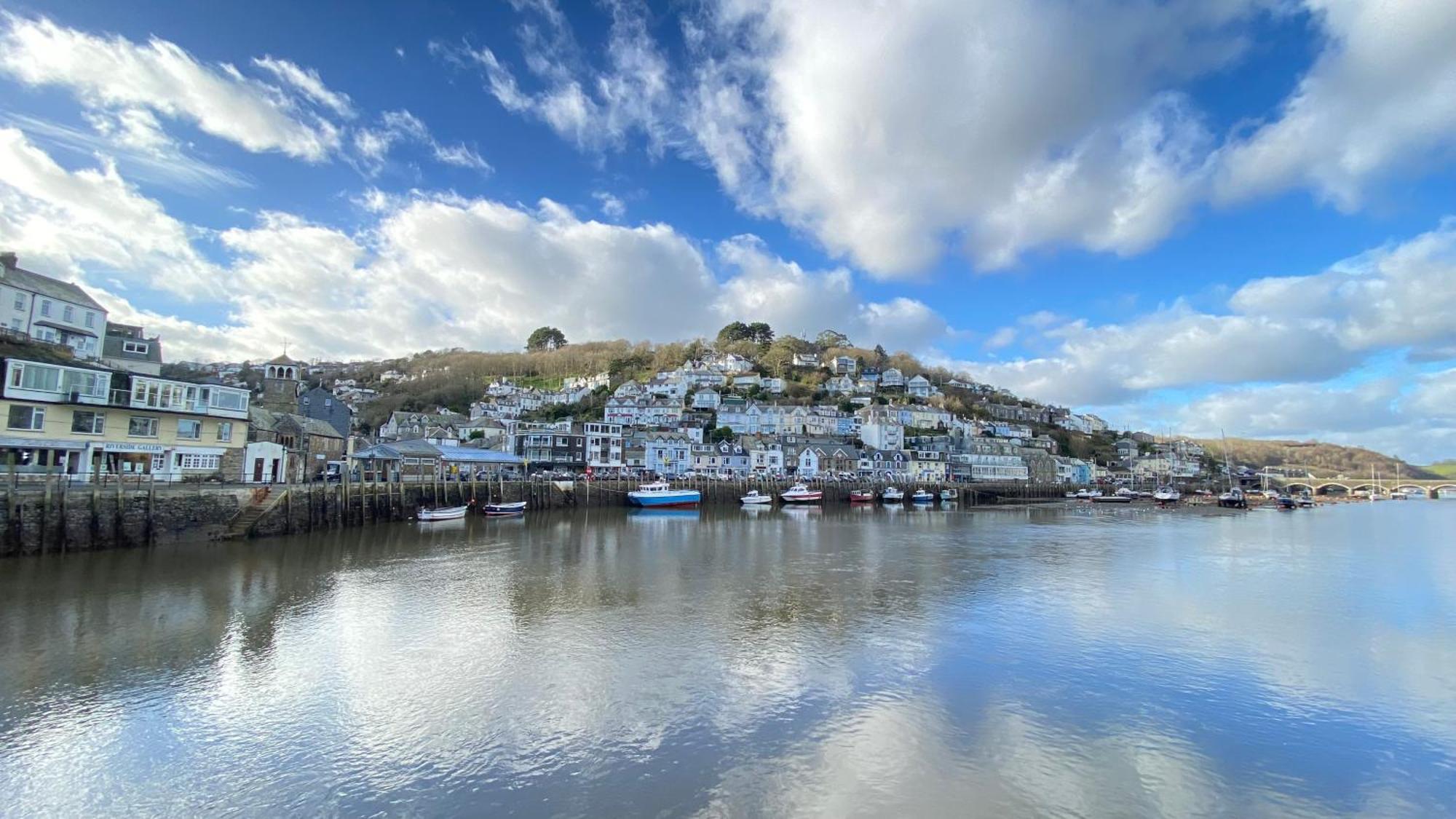 Looe With A View - Entire Apartment With Free Allocated Parking Bagian luar foto